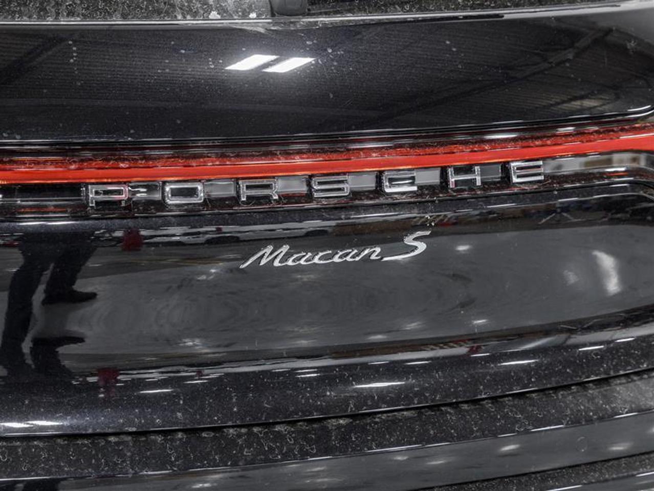 2025 Porsche Macan  Photo