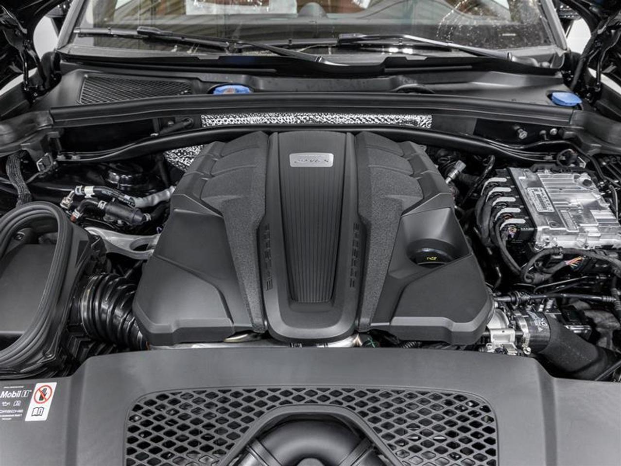 2025 Porsche Macan  Photo