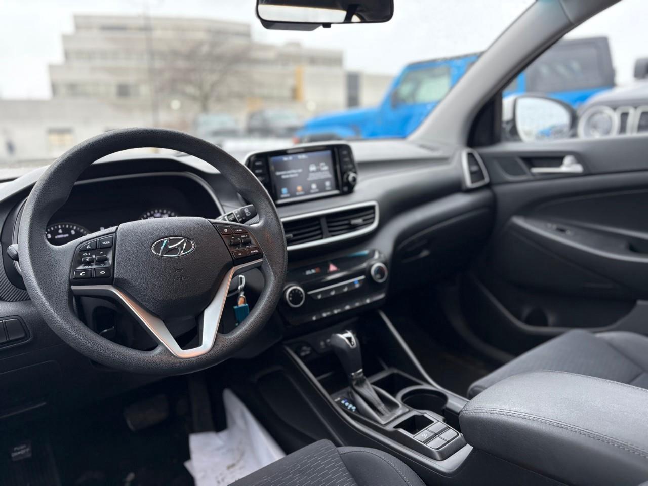 2019 Hyundai Tucson Essential w/Safety Package 4dr Front-Wheel Drive Photo3