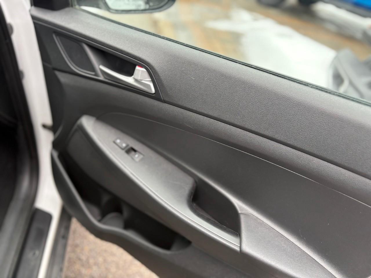 2019 Hyundai Tucson Essential w/Safety Package 4dr Front-Wheel Drive Photo