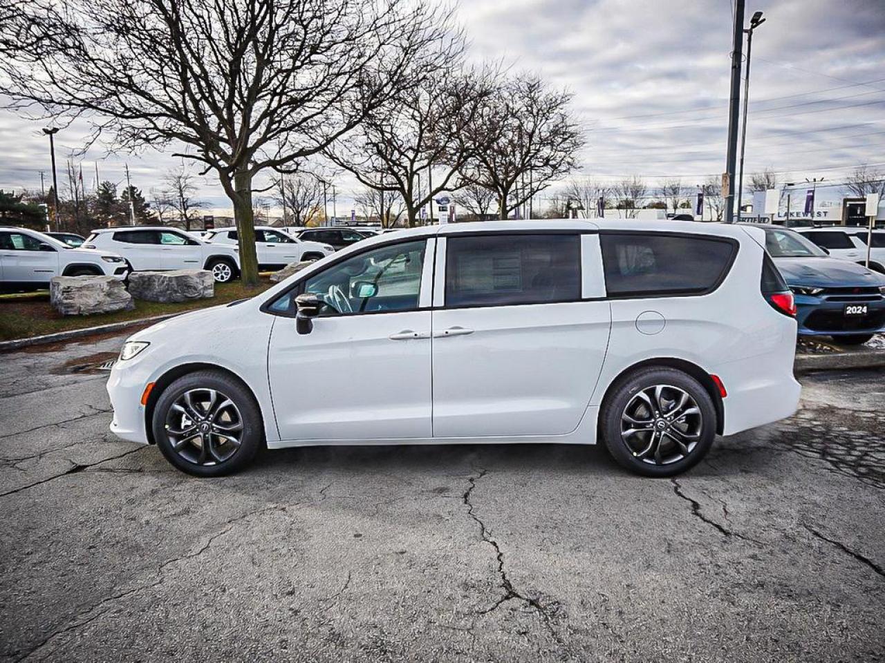 2026 Chrysler Pacifica  Photo