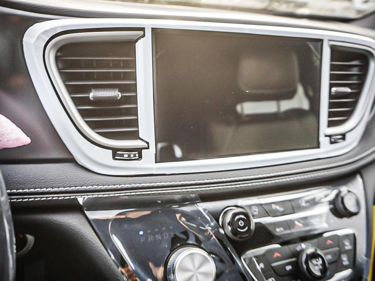 2026 Chrysler Pacifica  Photo