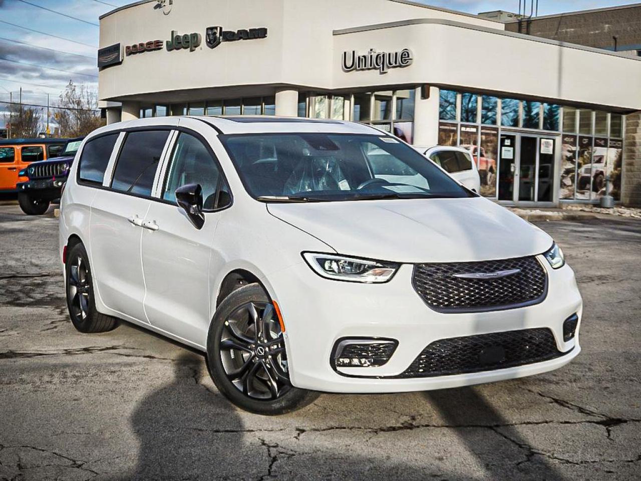 2026 Chrysler Pacifica  Photo