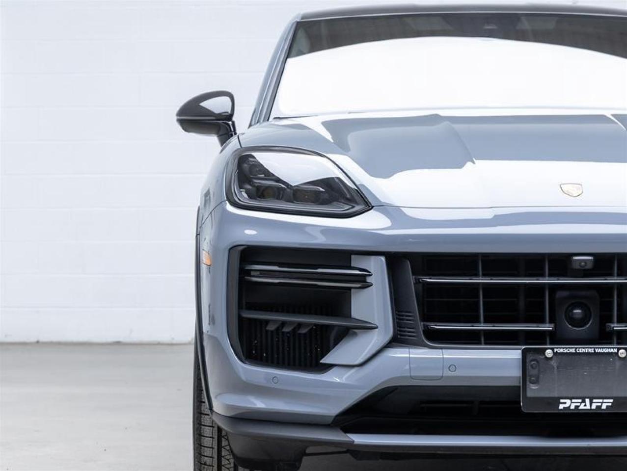 2024 Porsche Cayenne  Photo3