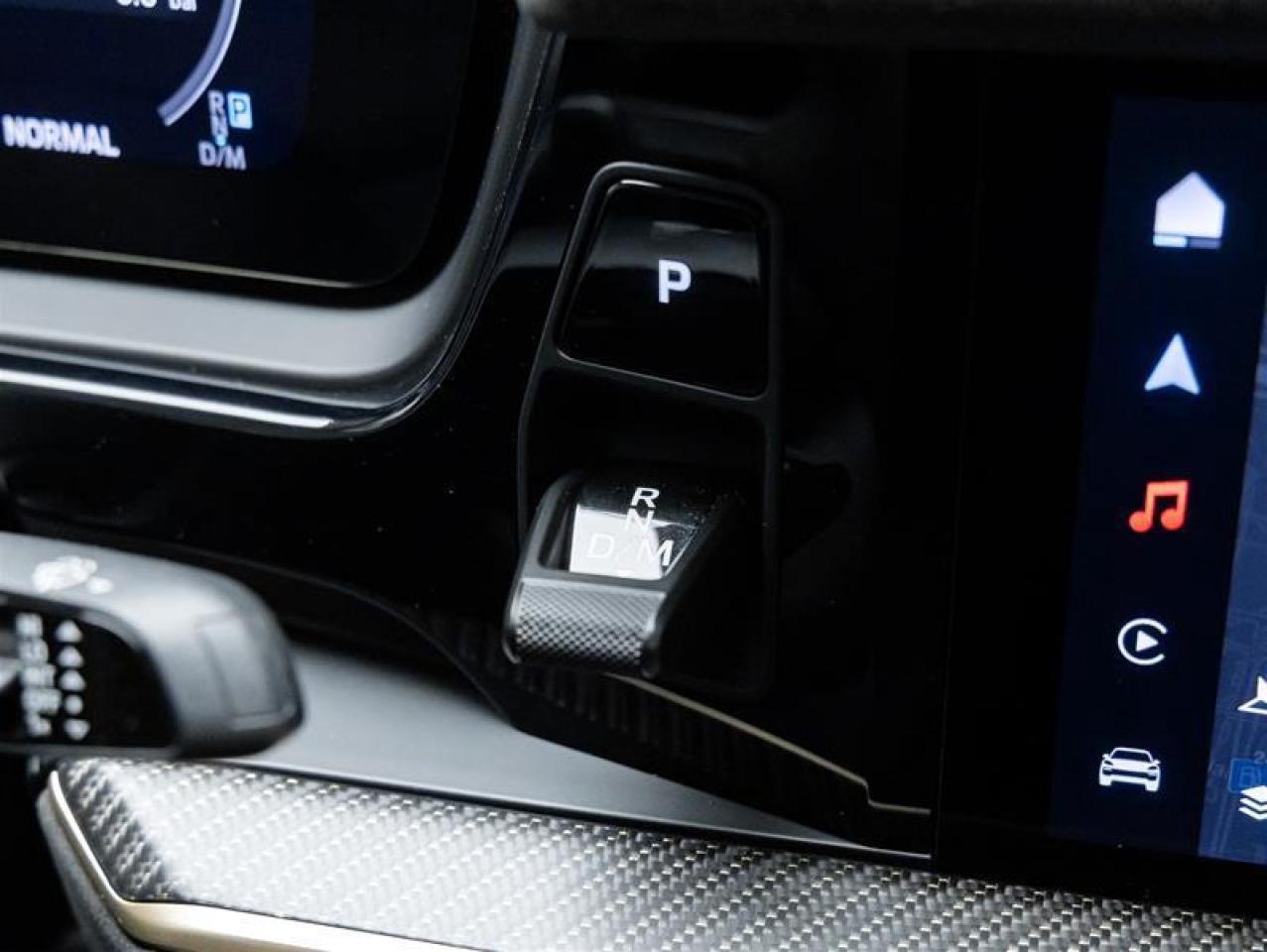 2024 Porsche Cayenne  Photo