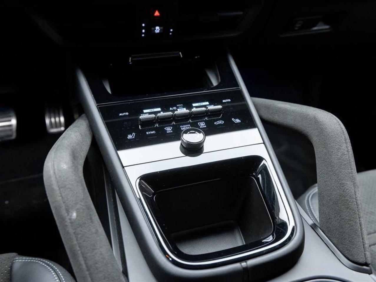 2024 Porsche Cayenne  Photo