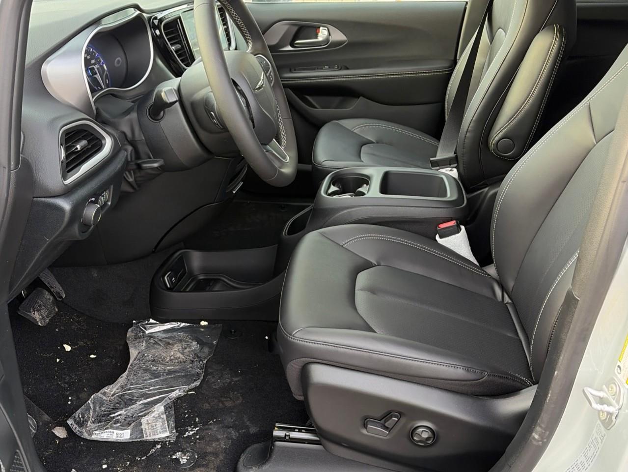 2026 Chrysler Grand Caravan SXT Front-Wheel Drive Passenger Van Photo