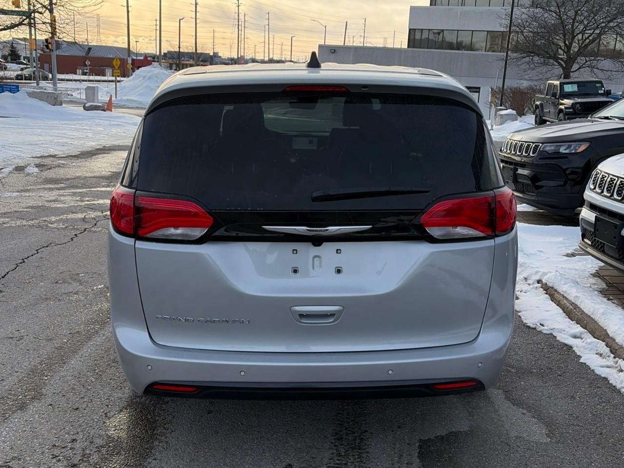 2026 Chrysler Grand Caravan SXT Front-Wheel Drive Passenger Van Photo3