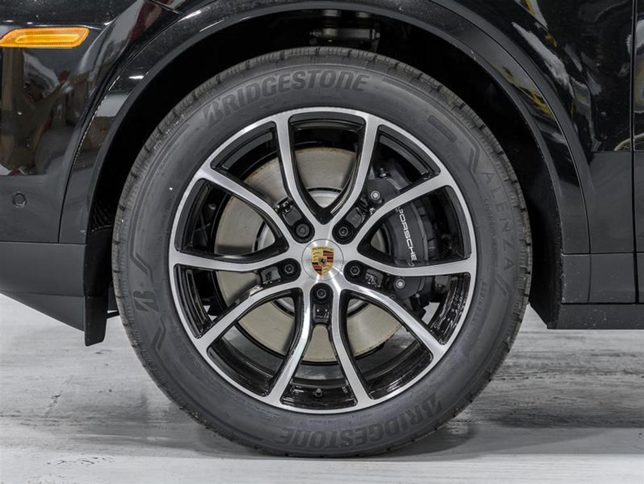 2025 Porsche Cayenne  Photo