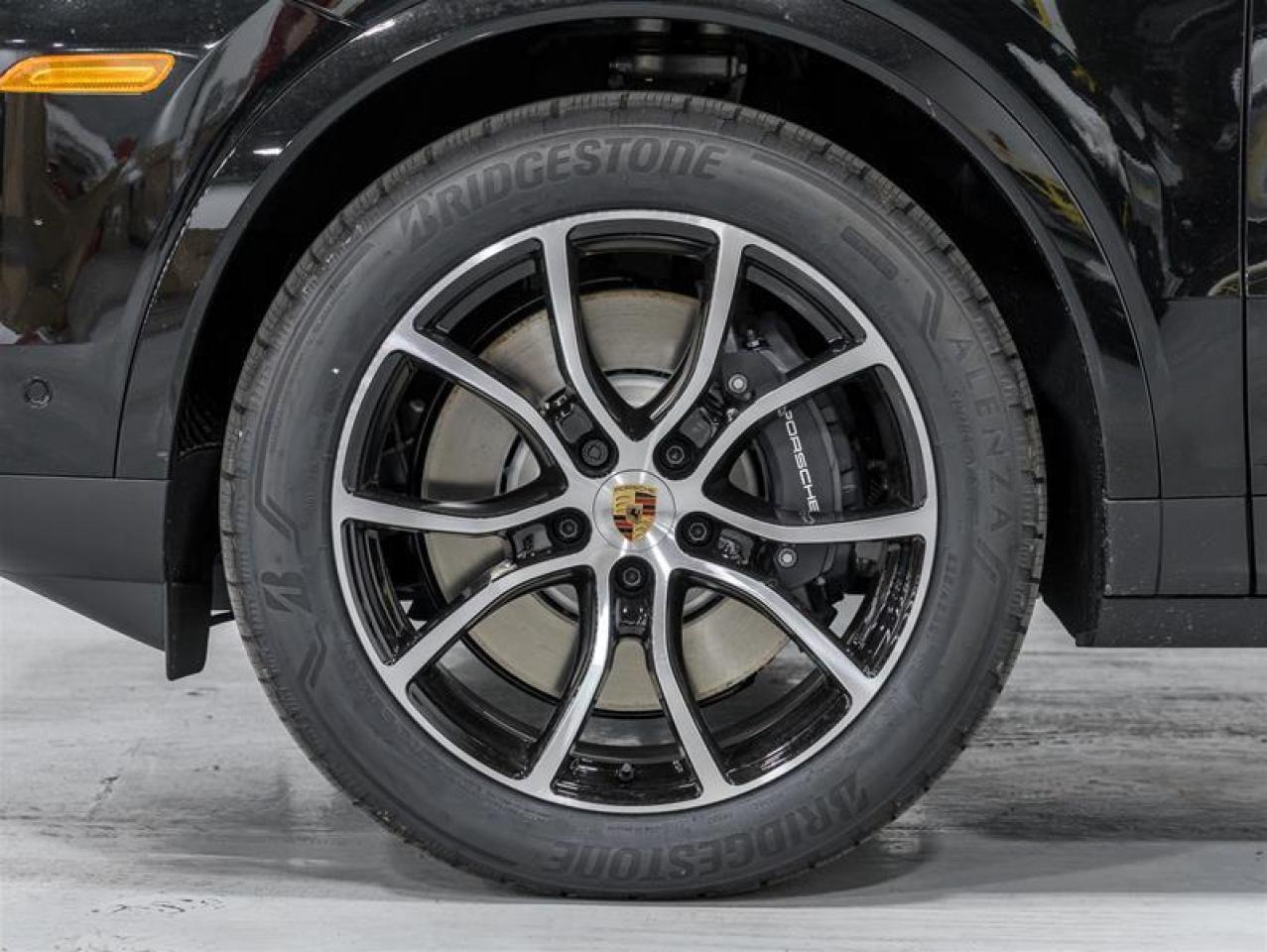 2025 Porsche Cayenne  Photo4