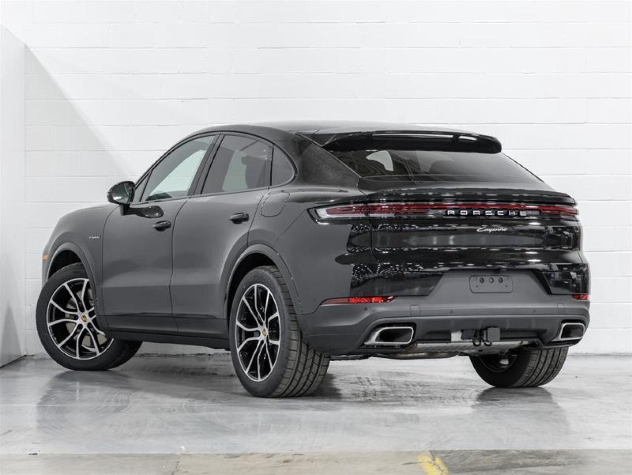 2025 Porsche Cayenne  Photo2