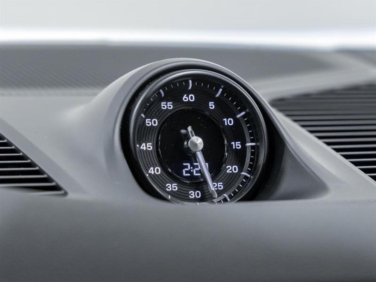 2025 Porsche Cayenne  Photo