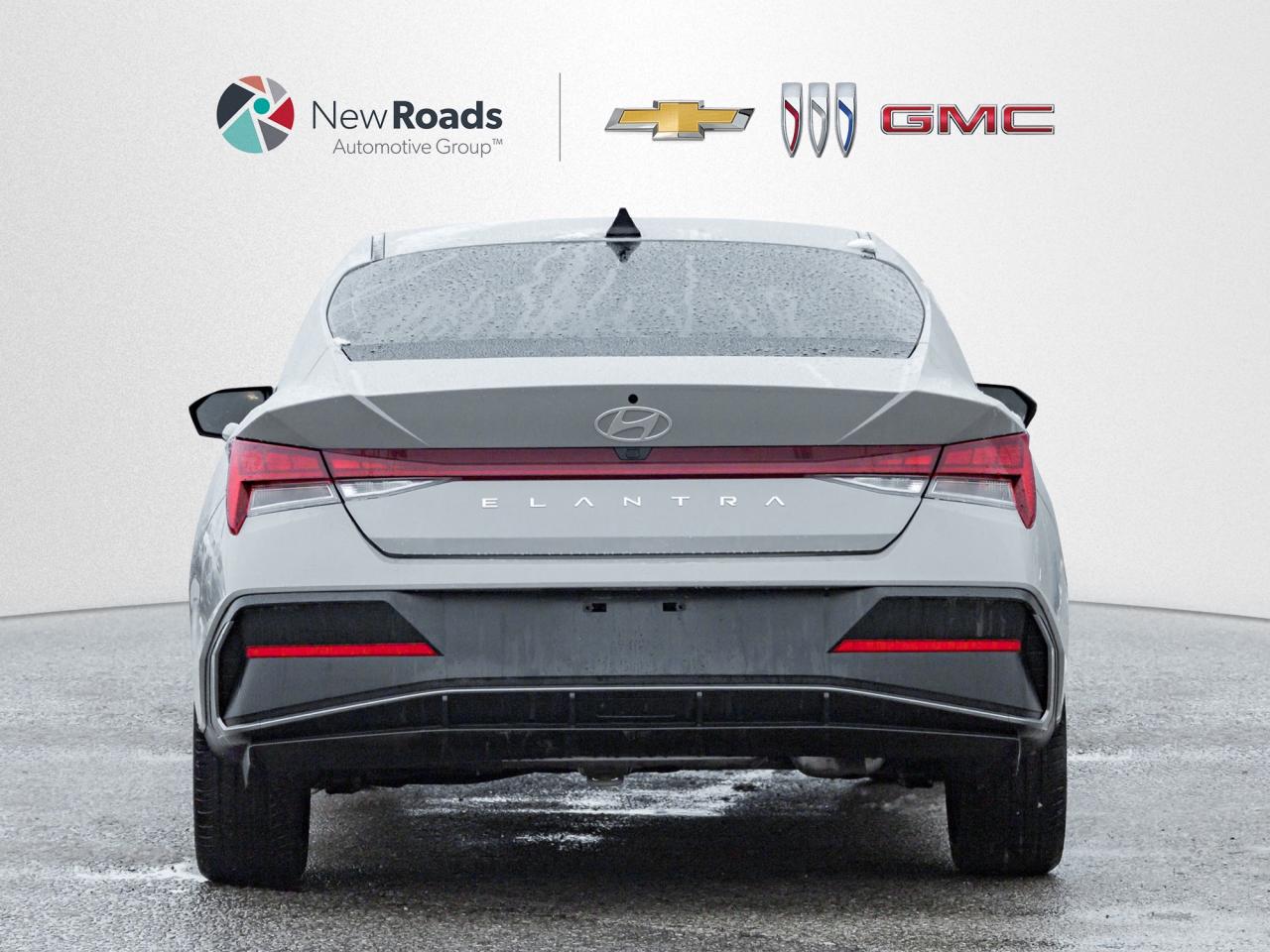 2025 Hyundai Elantra Luxury 4dr Sedan Photo