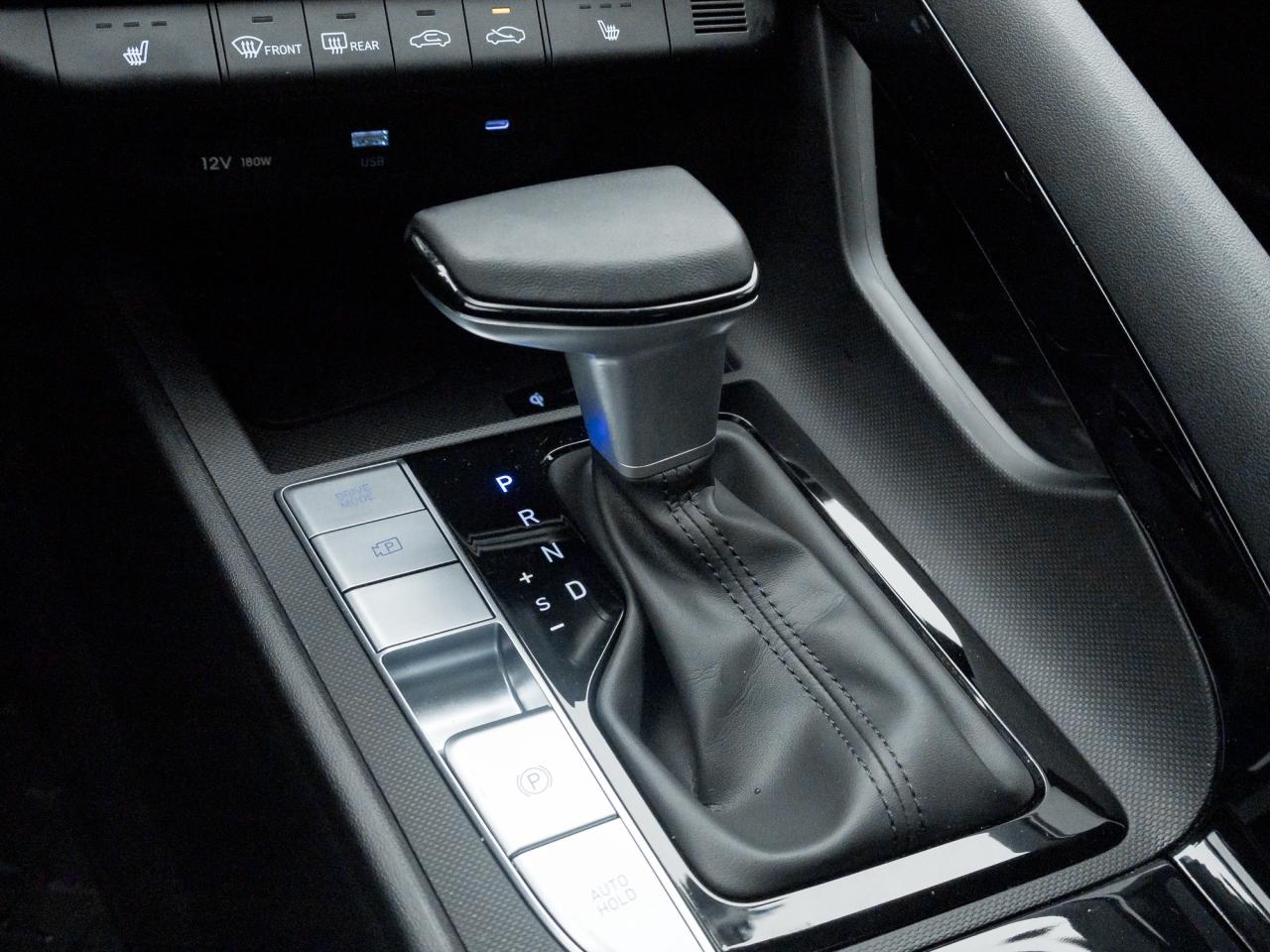 2025 Hyundai Elantra Luxury 4dr Sedan Photo