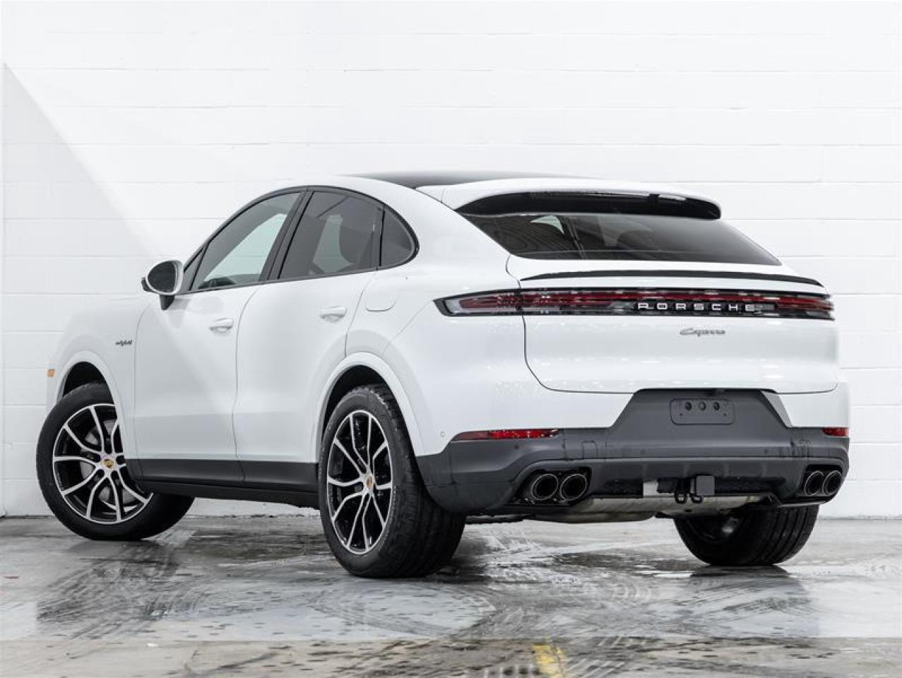 2025 Porsche Cayenne  Photo2
