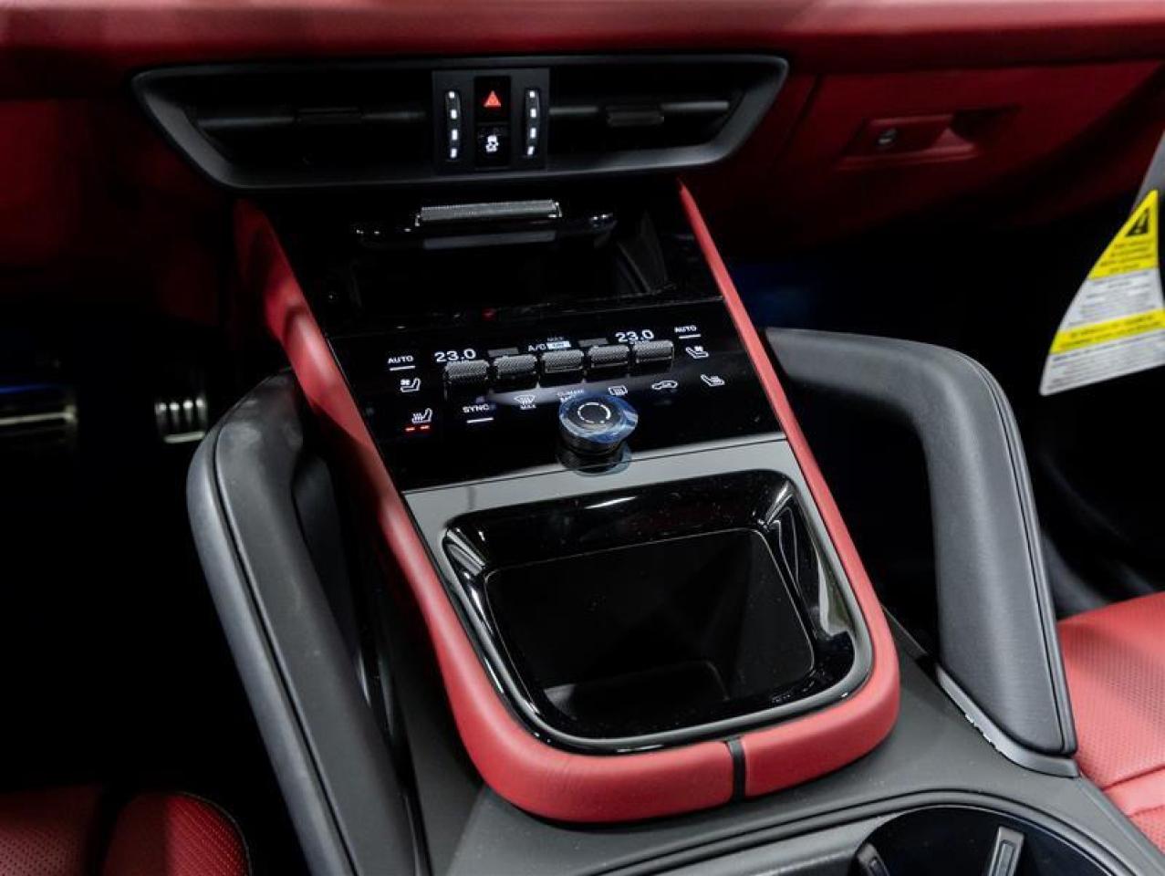 2025 Porsche Cayenne  Photo