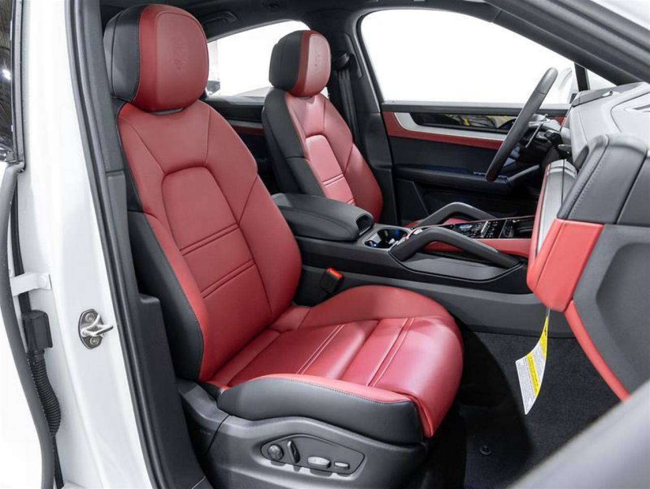 2025 Porsche Cayenne  Photo