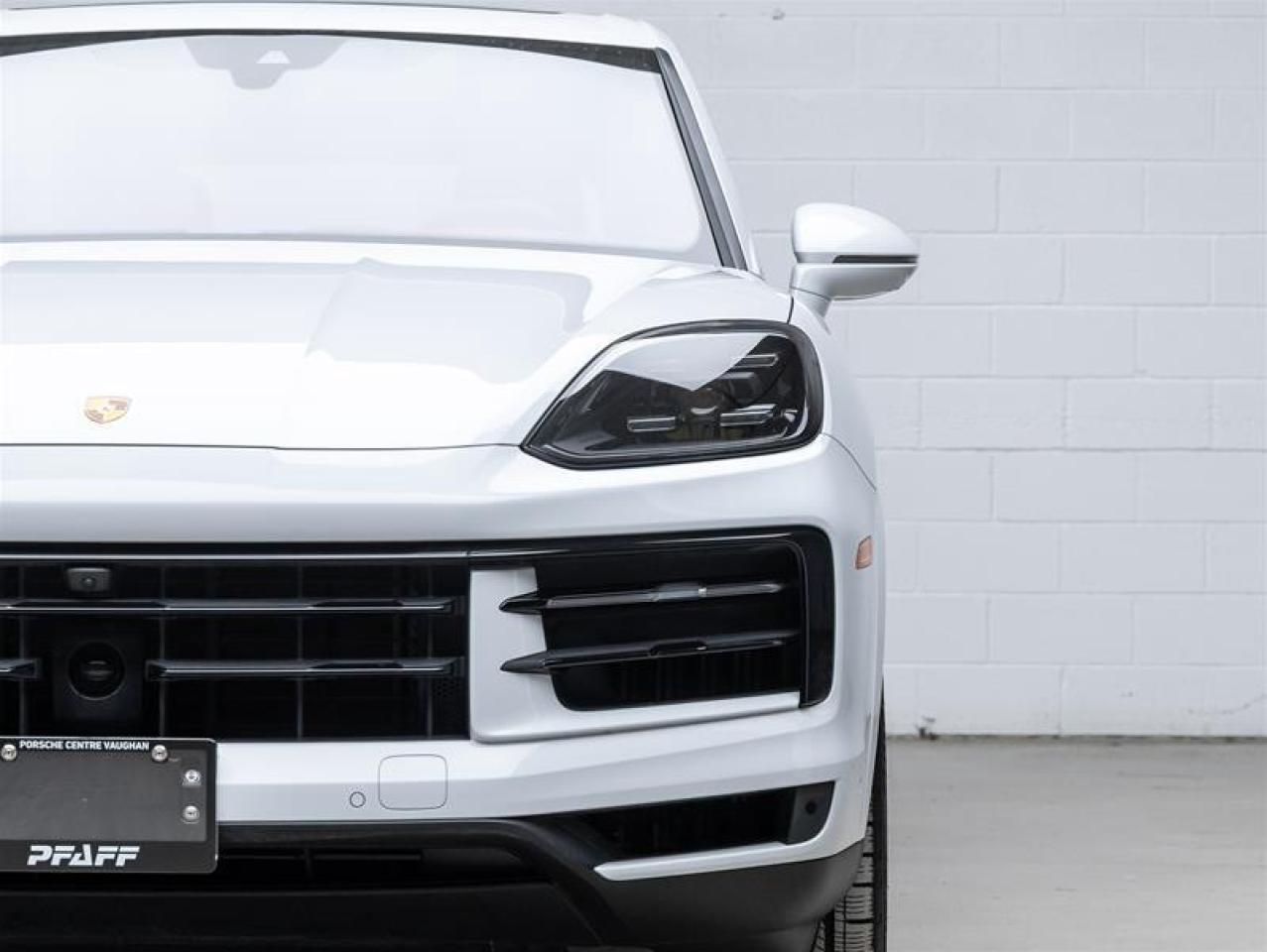 2024 Porsche Cayenne  Photo3