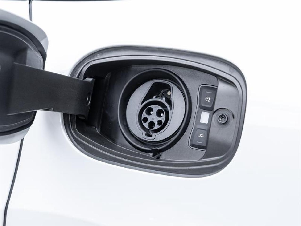 2024 Porsche Cayenne  Photo