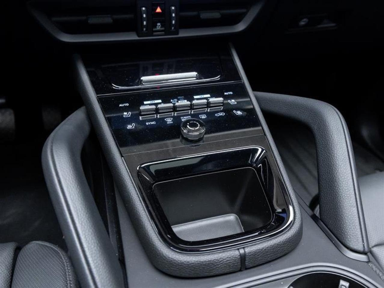 2024 Porsche Cayenne  Photo