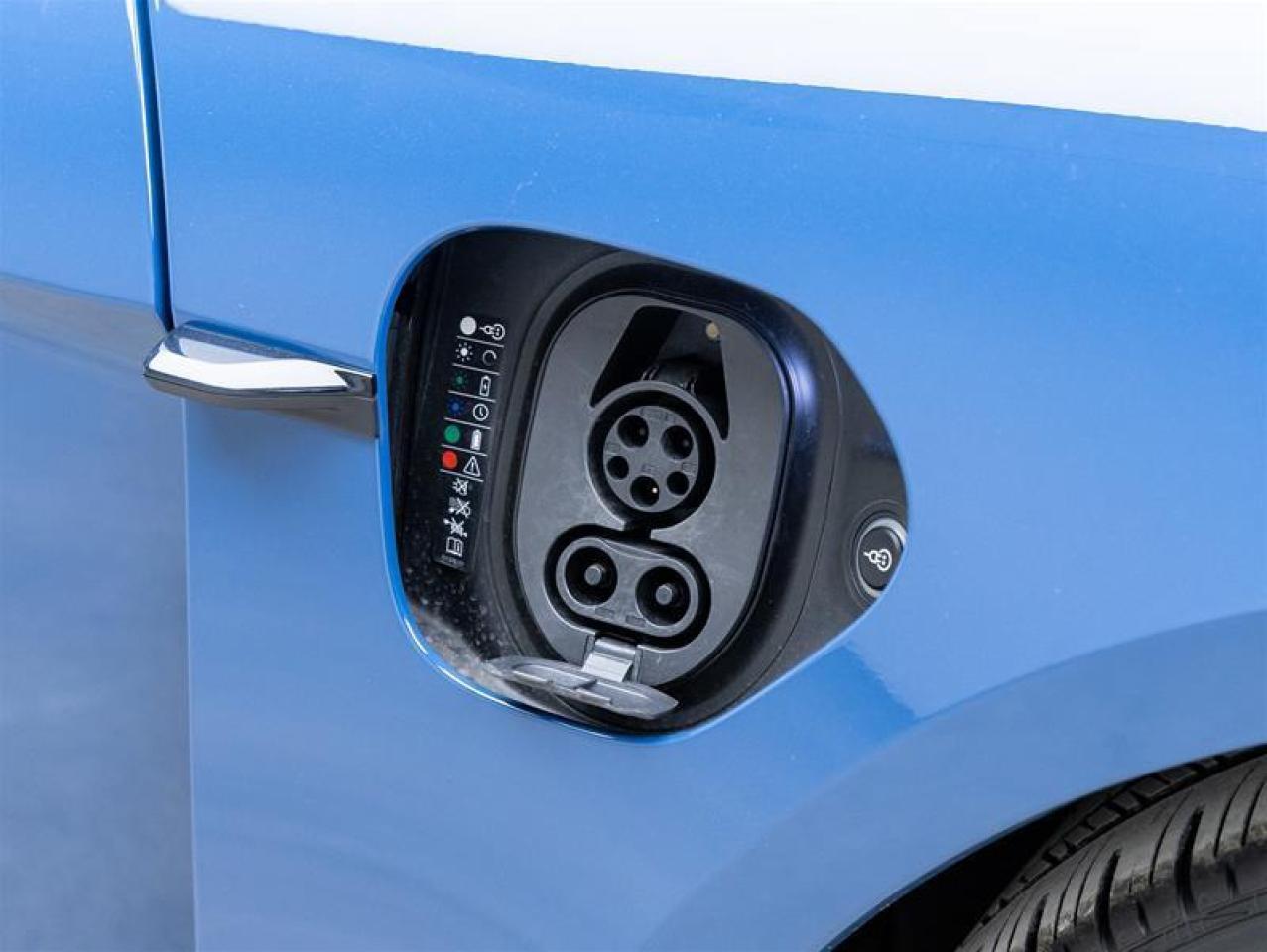 2023 Porsche Taycan  Photo