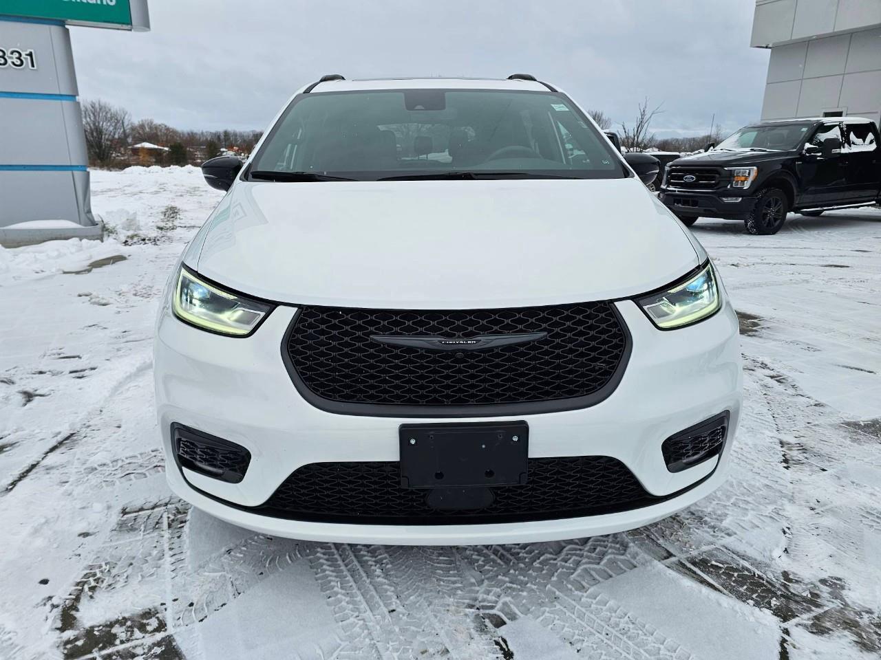 2024 Chrysler Pacifica Touring-L Front-Wheel Drive Passenger Van Photo