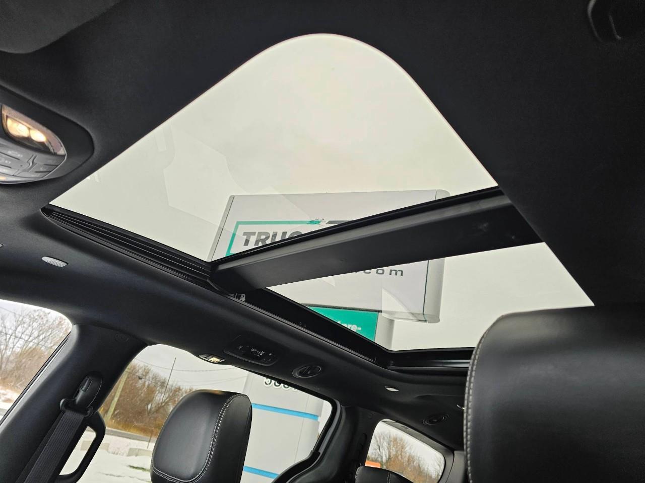 2024 Chrysler Pacifica Touring-L Front-Wheel Drive Passenger Van Photo