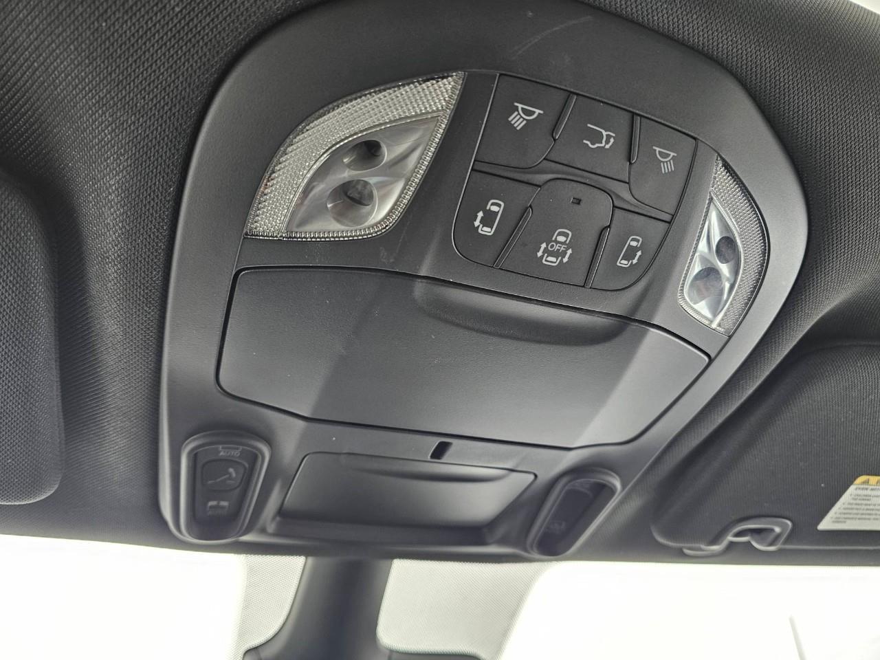 2024 Chrysler Pacifica Touring-L Front-Wheel Drive Passenger Van Photo