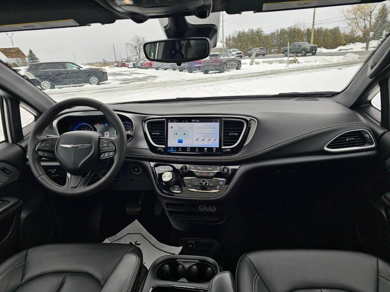 2024 Chrysler Pacifica Touring-L Front-Wheel Drive Passenger Van Photo