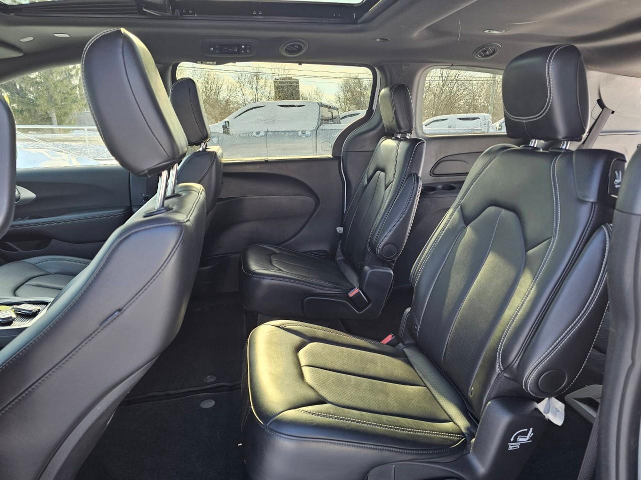 2024 Chrysler Pacifica Touring-L Front-Wheel Drive Passenger Van Photo