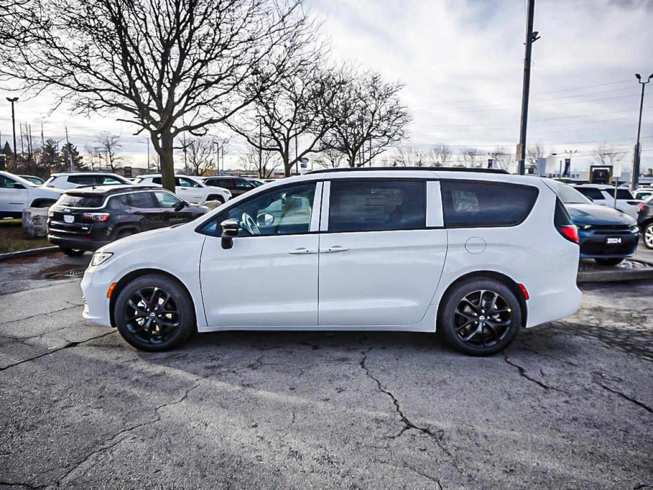 2026 Chrysler Pacifica  Photo