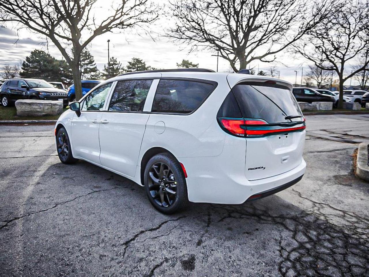 2026 Chrysler Pacifica  Photo
