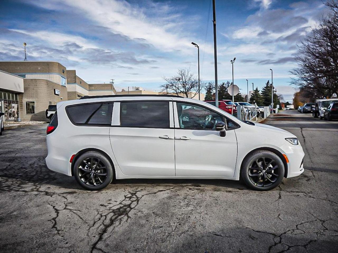 2026 Chrysler Pacifica  Photo