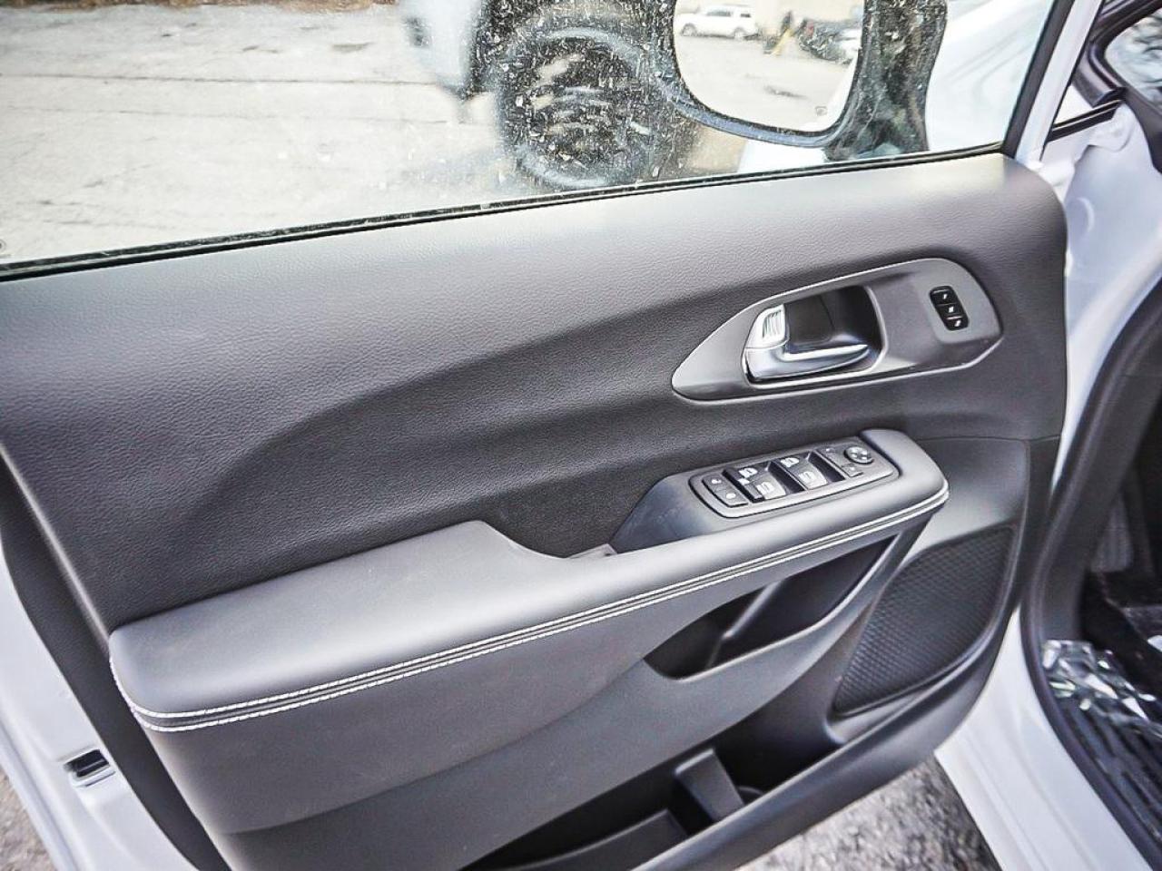 2026 Chrysler Pacifica  Photo