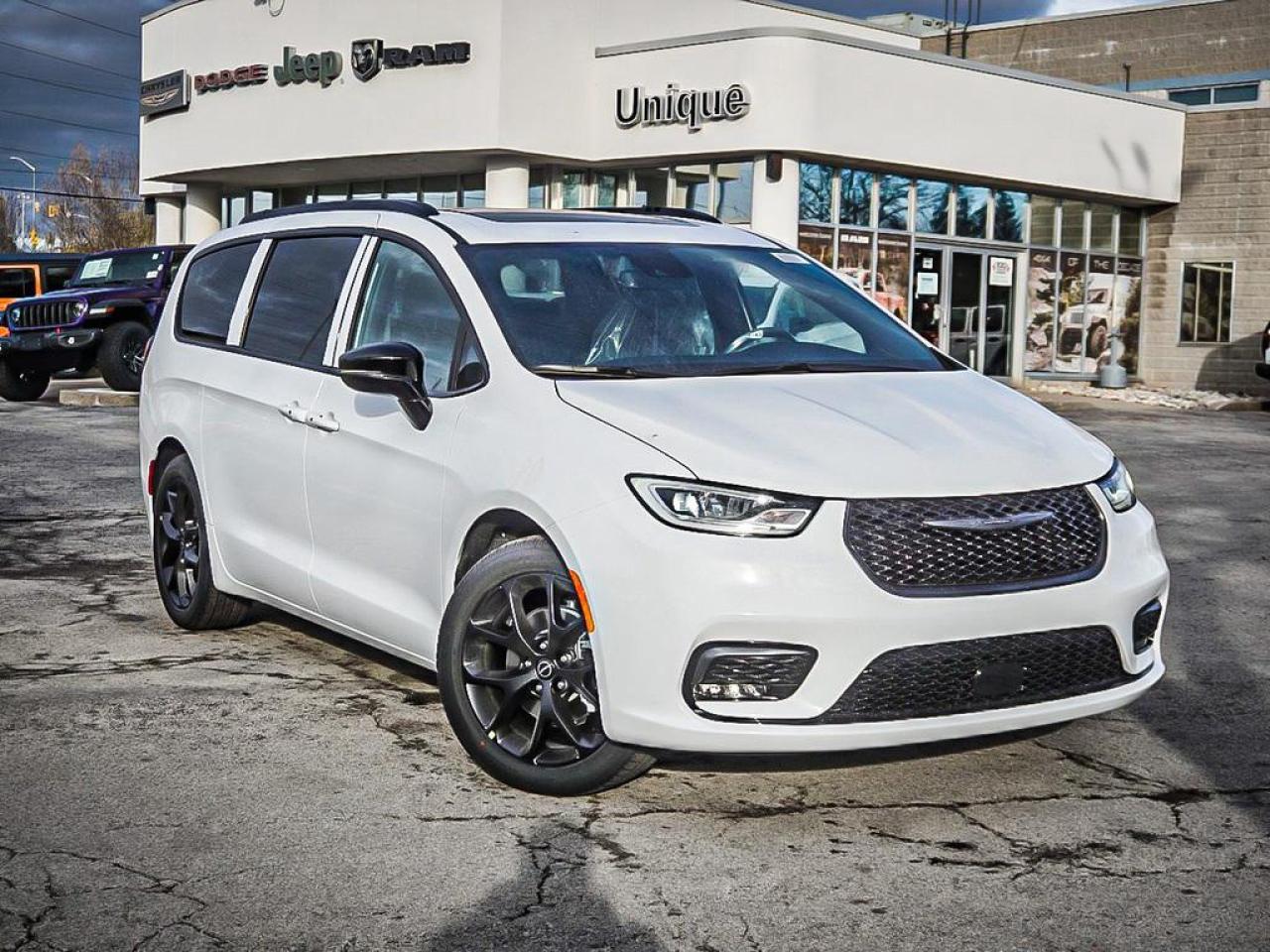 2026 Chrysler Pacifica  Photo