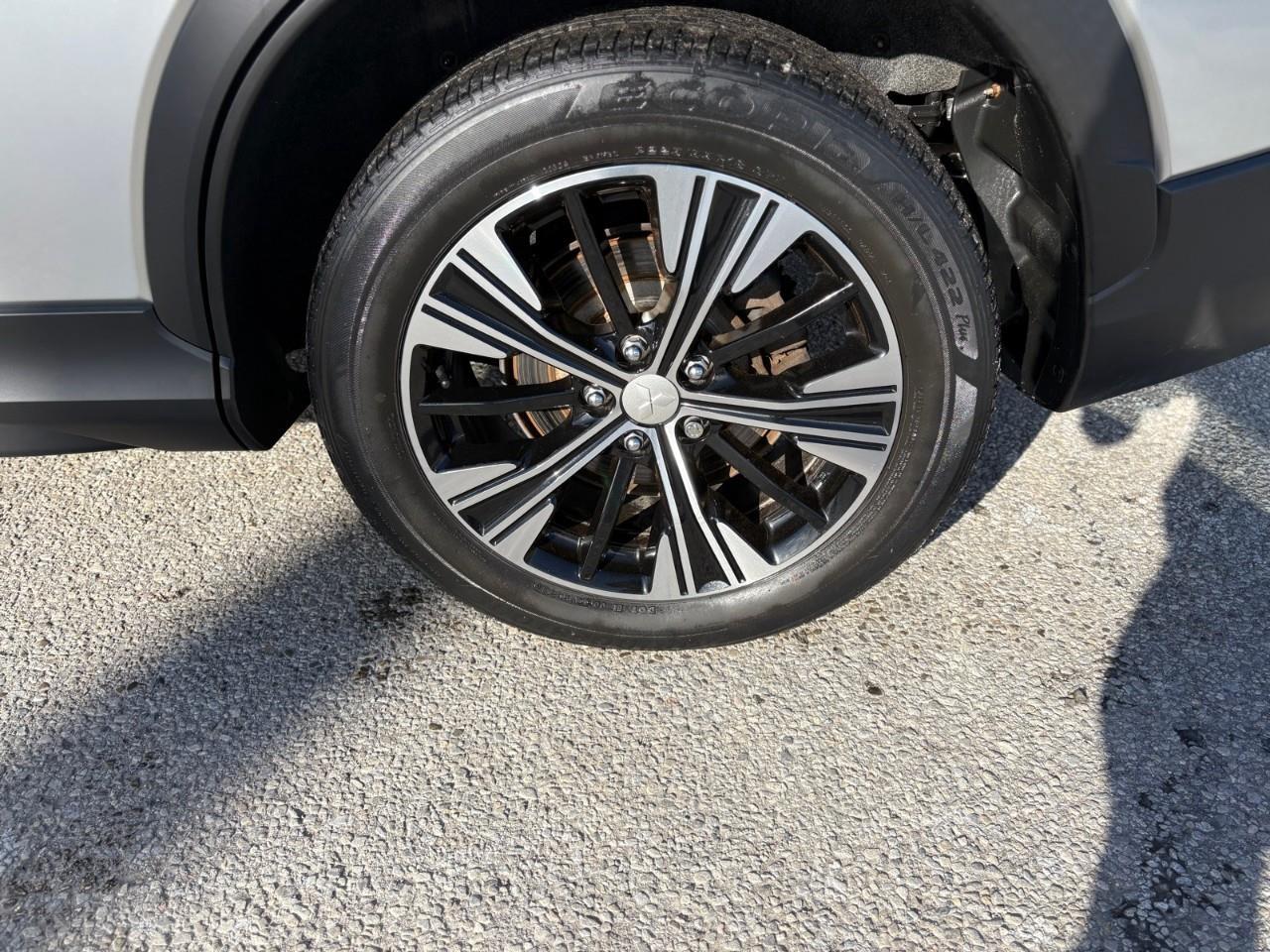 2022 Mitsubishi Eclipse Cross ES 4dr S-AWC Photo3