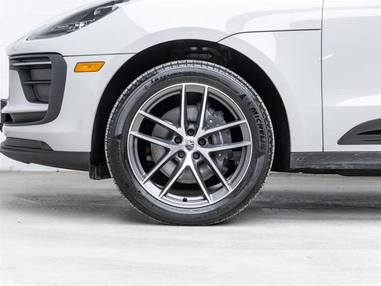 2024 Porsche Macan  Photo