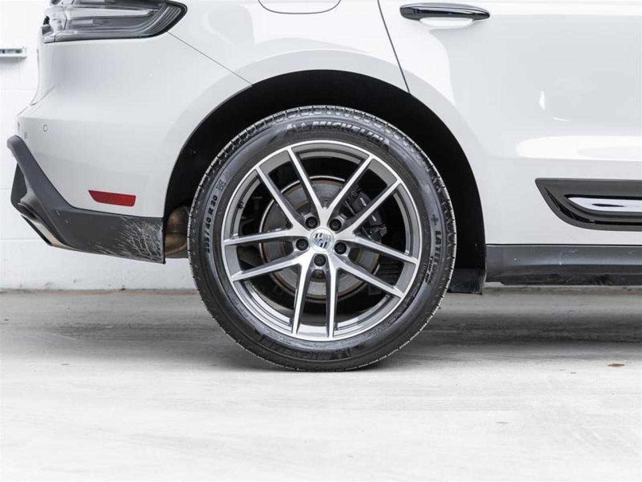 2024 Porsche Macan  Photo