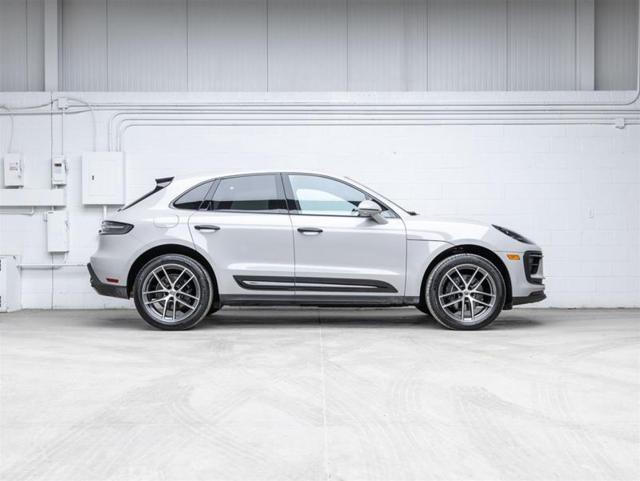 2024 Porsche Macan  Photo