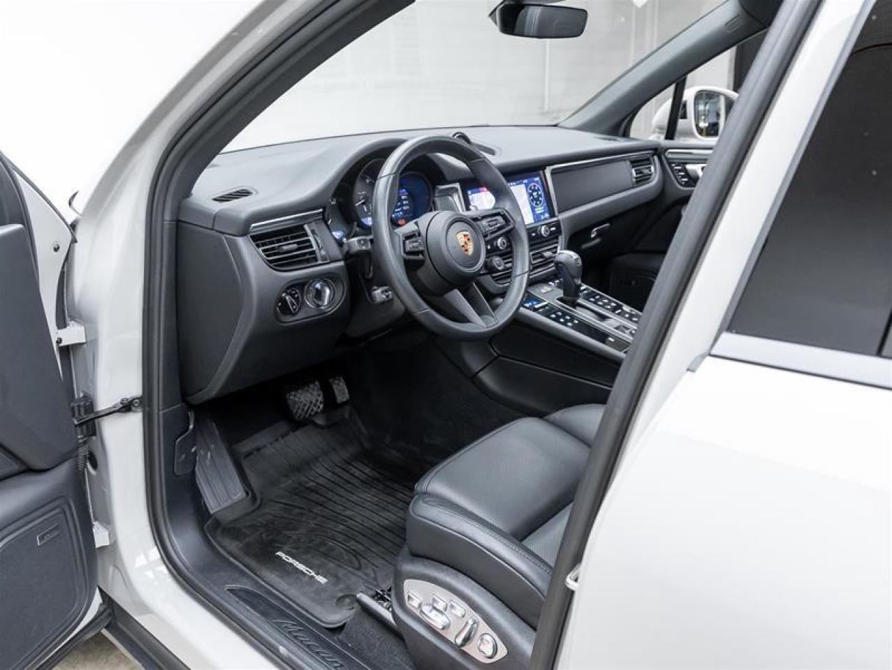 2024 Porsche Macan  Photo