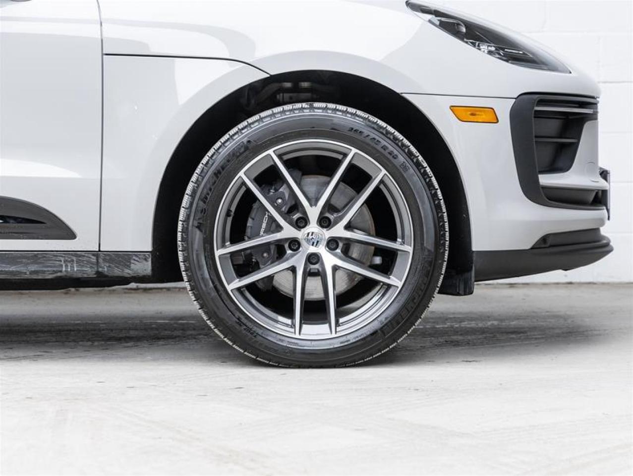 2024 Porsche Macan  Photo