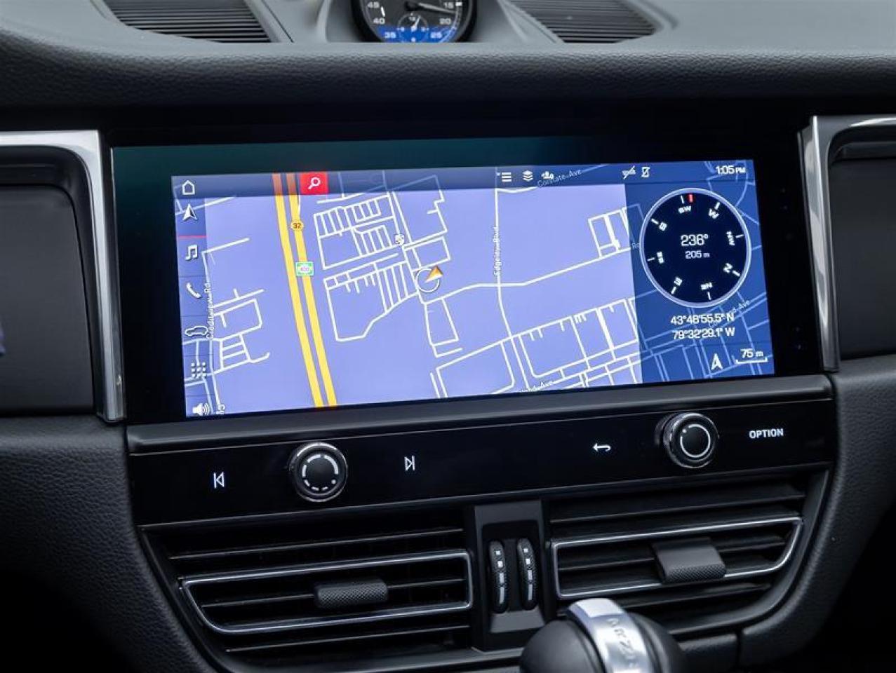 2024 Porsche Macan  Photo