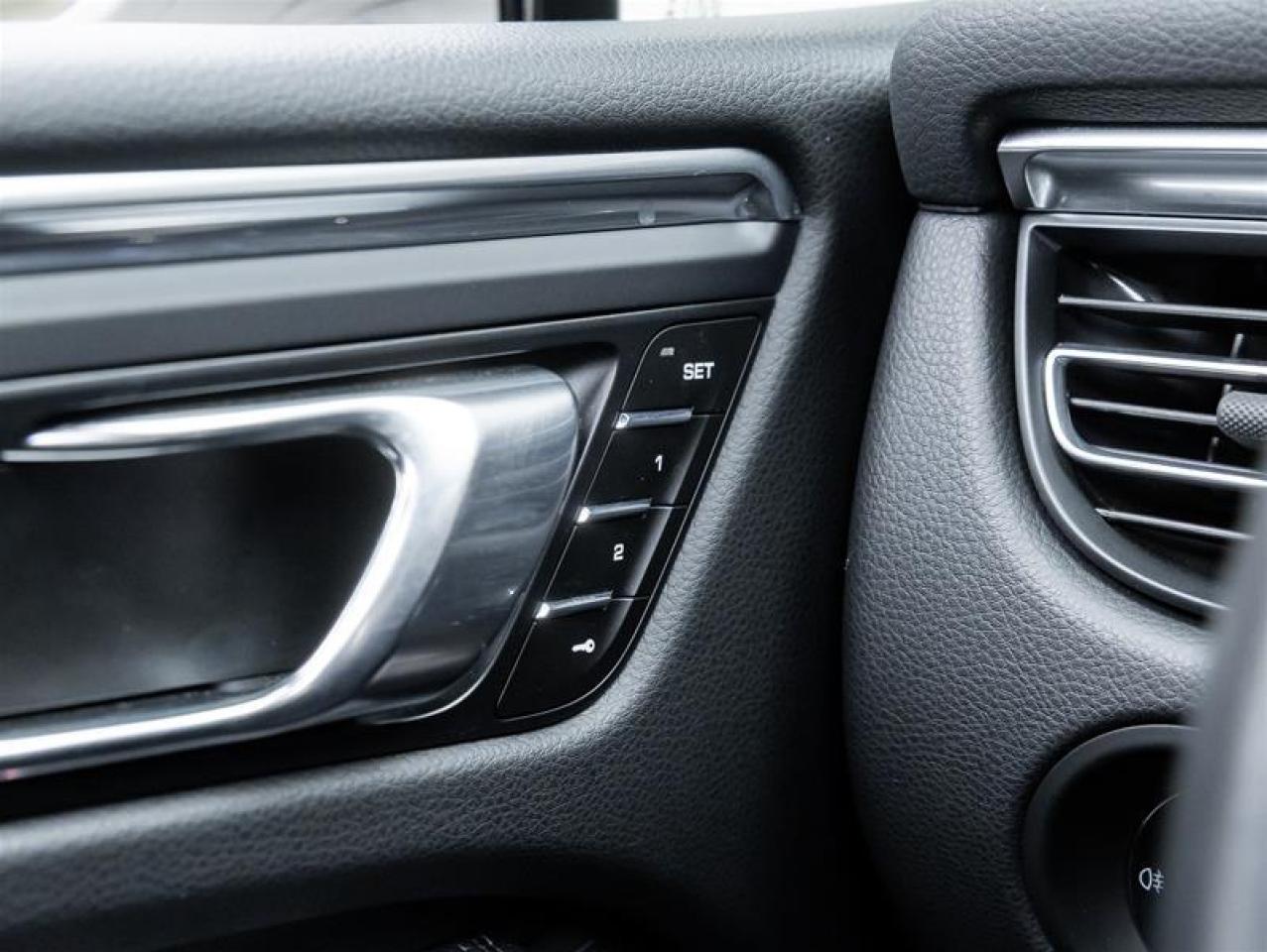 2024 Porsche Macan  Photo