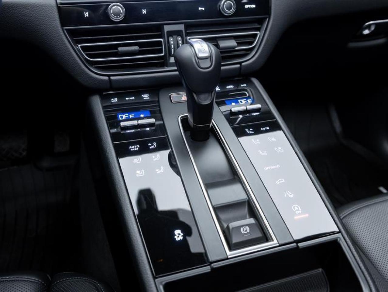 2024 Porsche Macan  Photo