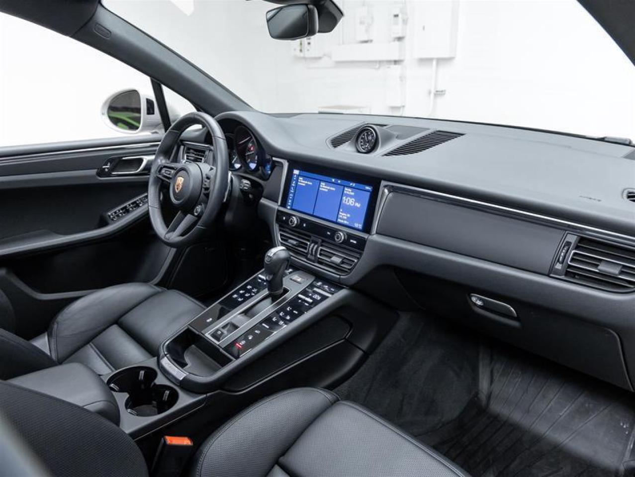 2024 Porsche Macan  Photo