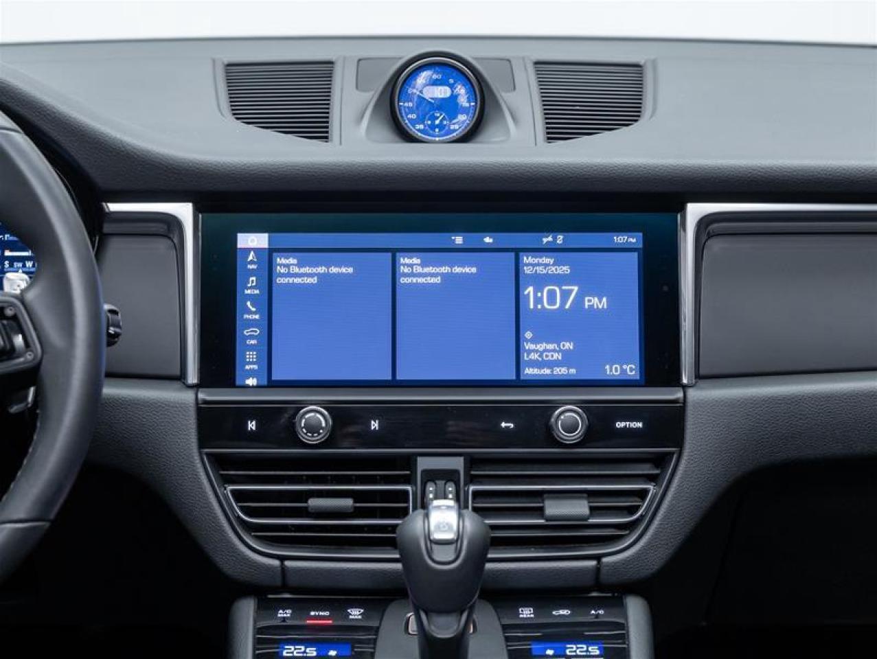 2024 Porsche Macan  Photo