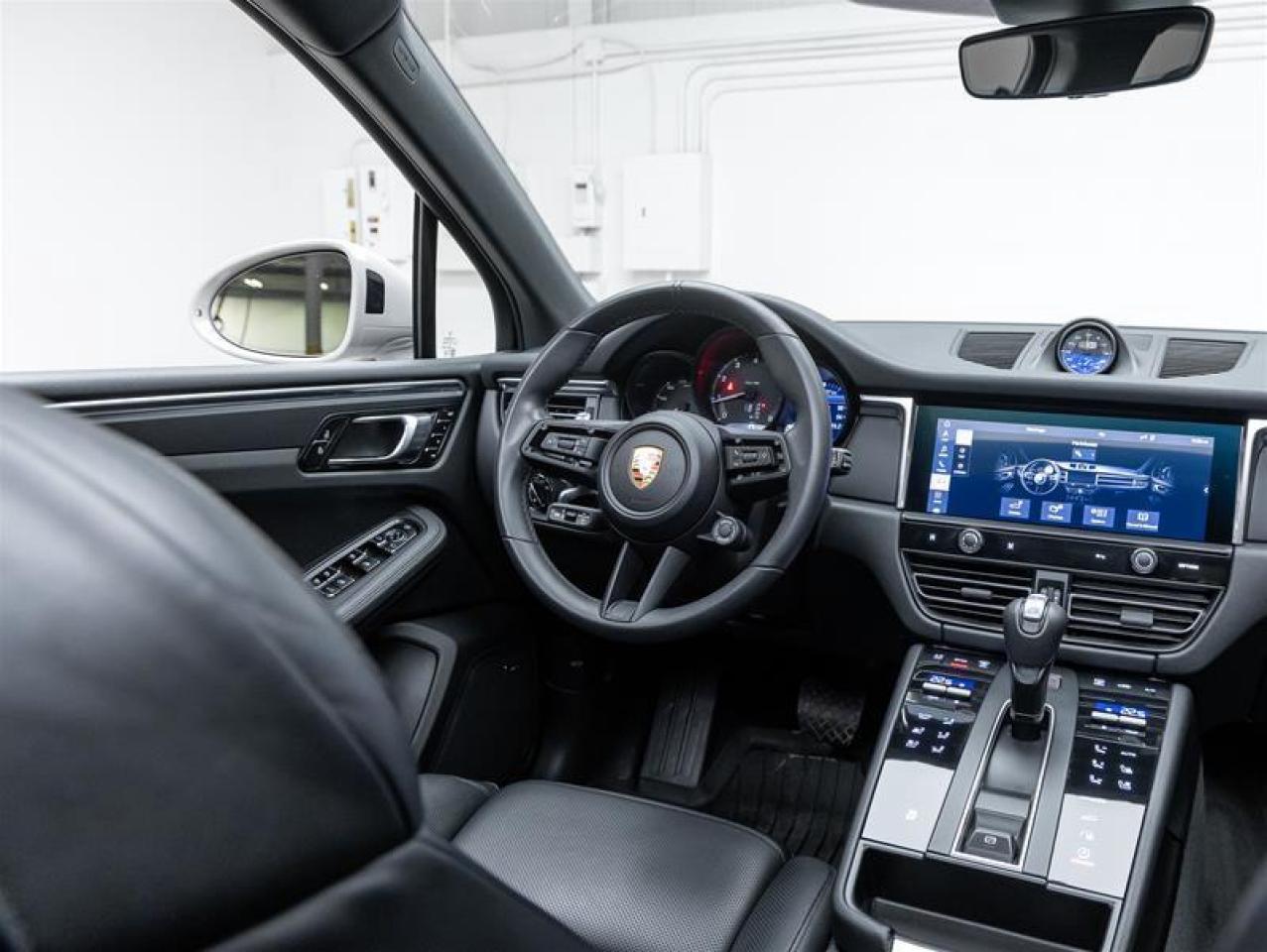 2024 Porsche Macan  Photo