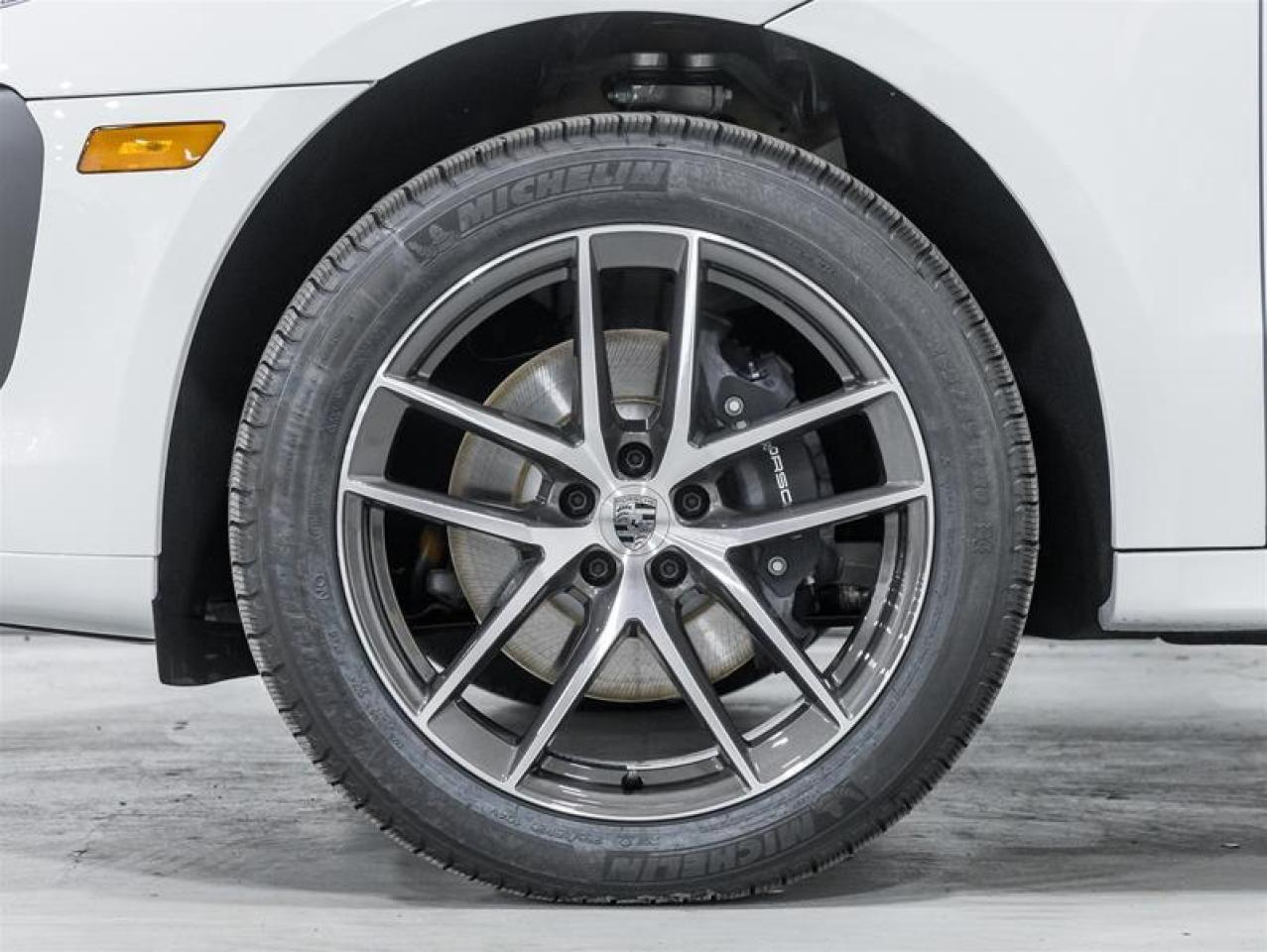 2026 Porsche Macan  Photo4