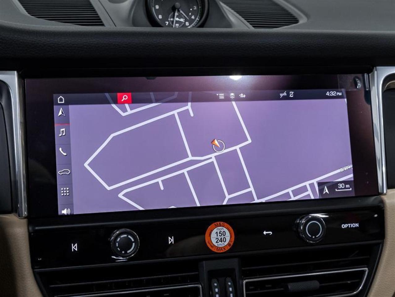 2026 Porsche Macan  Photo