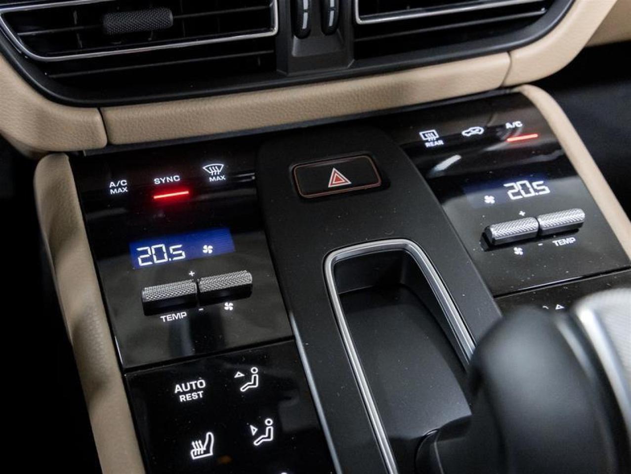 2026 Porsche Macan  Photo